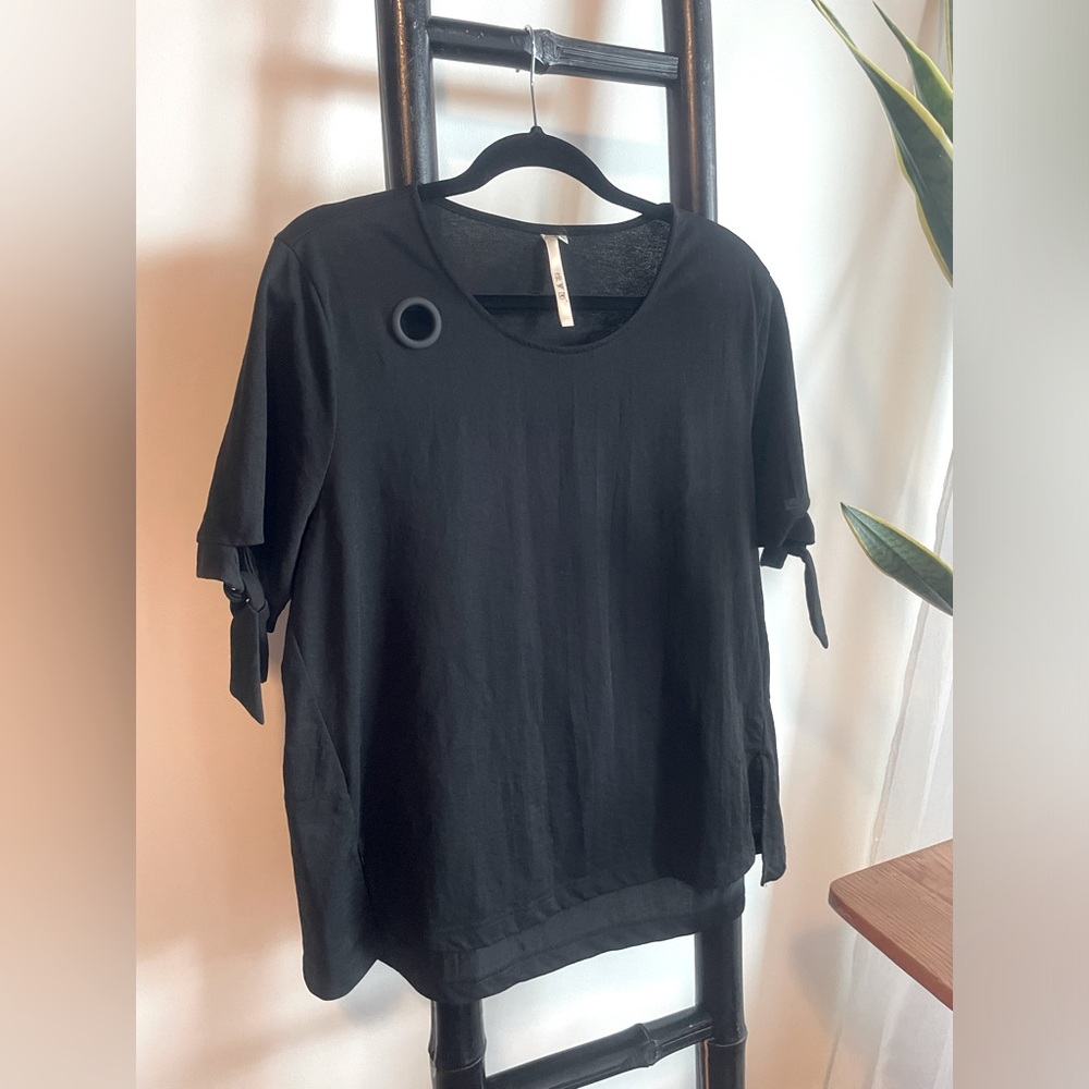 ⛩️ LVLUOYUAN Top